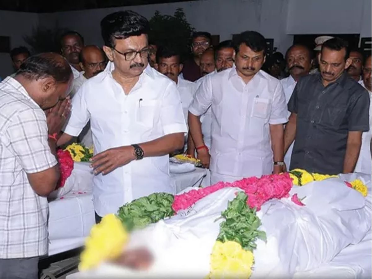 கரூர் துயர சம்பவம்: அஞ்சலி செலுத்தும் விதமாக இன்றும் நாளையும் அரசு நிகழ்ச்சிகள் ரத்து.. முதலமைச்சர் அறிவிப்பு!
